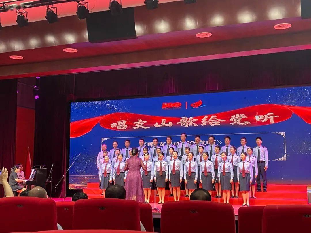 佘爱珍给胡兰成讲情事：我进门朝天1枪，胡兰成回忆说：她就是天